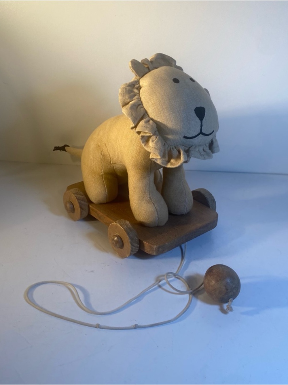 Discontinued Restoration Hardware Baby & Child Chambray Lion Pull Toy 9” Height